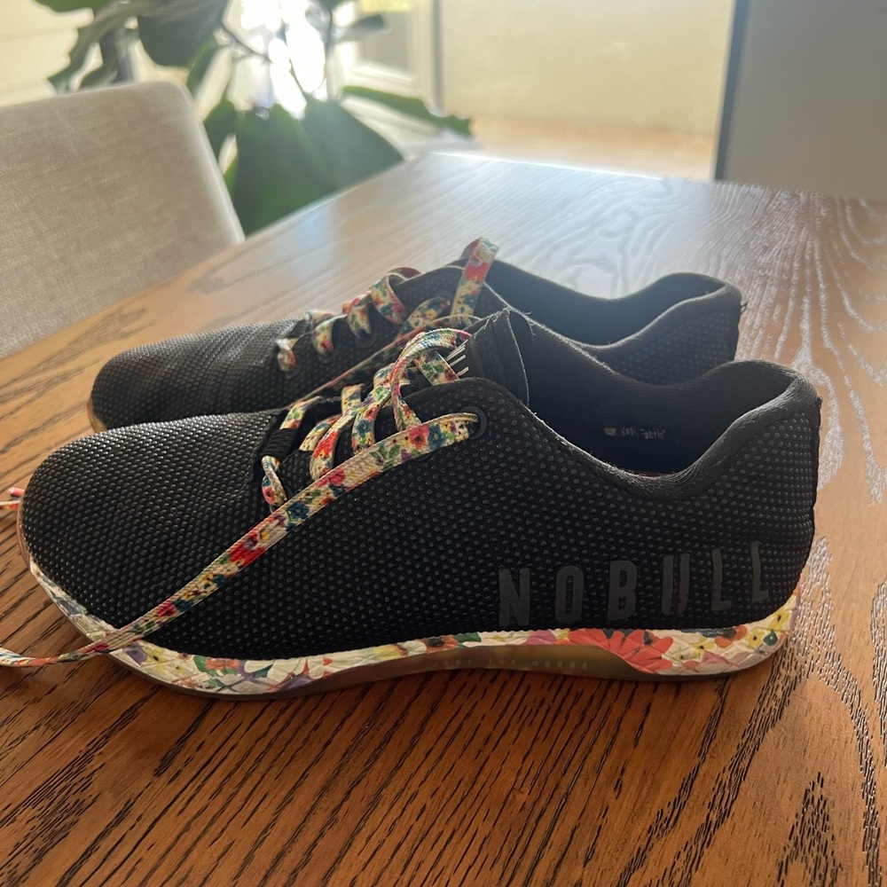 Nobull Women’s Outwork Floral size 8.5W